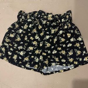 Floral tie-front shorts